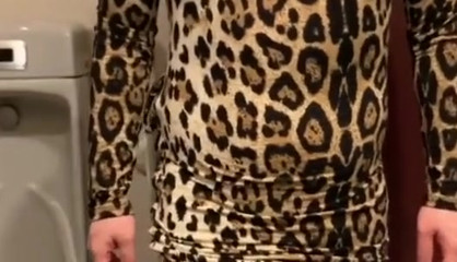 A Man Dressed as a Prostitute Appeared in a Movie Theater in Tokyo. thumbnail