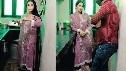 Eid ke din sebai dene ke bahane chachi ko pel diya