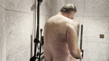 Stepdaddy Bears Fuck Bareback in Shower