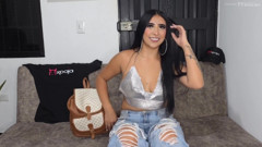 Elsy's Debut: the Colombian Who Dreams of Doing It in a Cabin or a Plane