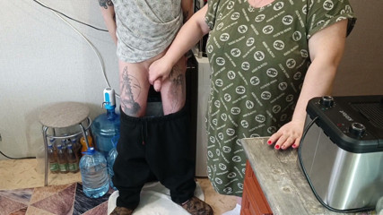Cum in Stepmom's Mouth After Jerking off and Deep Blowjob