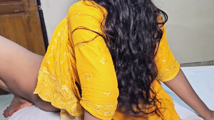 Desi maid steals money while cleaning the room, the room