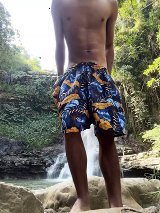 I Cum Really Hard Outdoors Under a Waterfall thumbnail