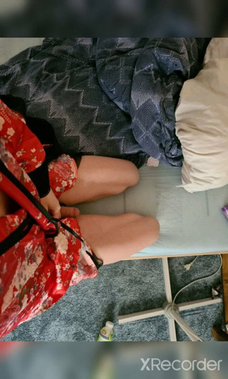 Slim sissy likes expose