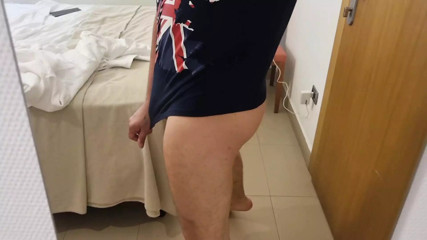 AMATEUR   ENGLISH - STRONG AND INTENSE CUMSHOT ON THE MIRROR WITH GUY IN T-SHIRT AND A HUGE COCK