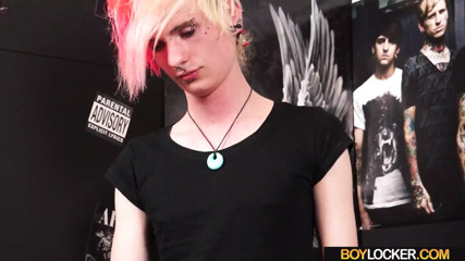 Horny emo twink like to cum