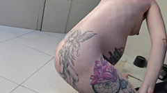 PREGNANT WOMAN SHAVES AND SHOWERS SHOWING HER PUSSY