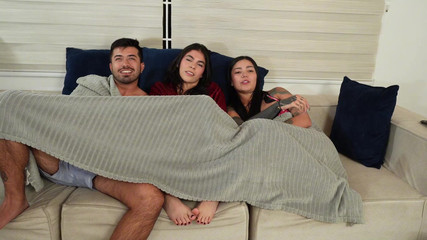 MY BEST FRIEND INVITES ME TO WATCH MOVIES AT HER HOUSE AND I CUCKOLD HER FUCKING HER BOYFRIEND