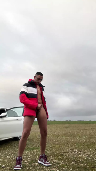 Cute Guy Wanks Outdoors in the public