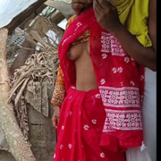 Viral sexy video of me fucking my hot young stepmom - Bangladeshi