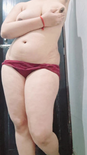 Desi hot sexy girl masterbate at bathroom, fingering