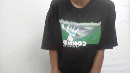 Cute Teen Girl With Tight Pussy Masturbates In The Morning