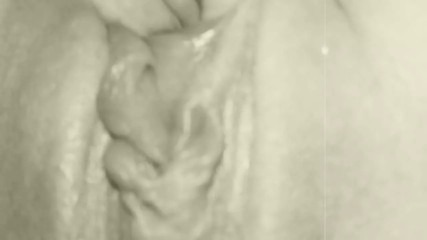 Finger fucking my Wife Sun2fun and then it knocks on the Door