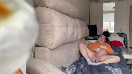 Young guy Limara19981 masturbates and enjoys orgasm thumbnail