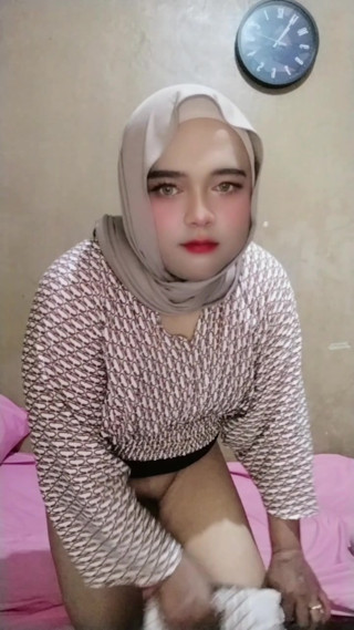 Ivvy crossdresser hijab feels horny after a month. Then she cums