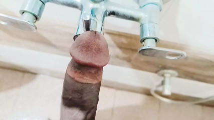 Bathroom se len khara nehi howa thumbnail