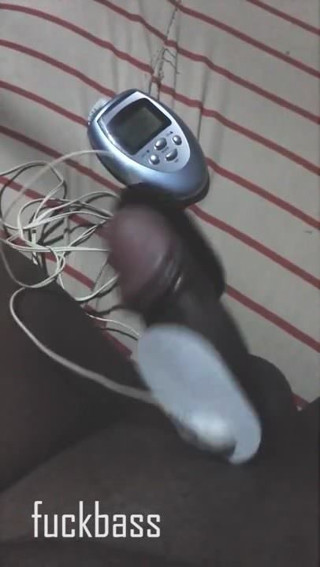 Srilanka Electrosex masturbation in bed