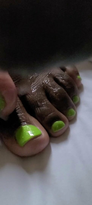 Glittery Green Ebony Toes (Part 1)