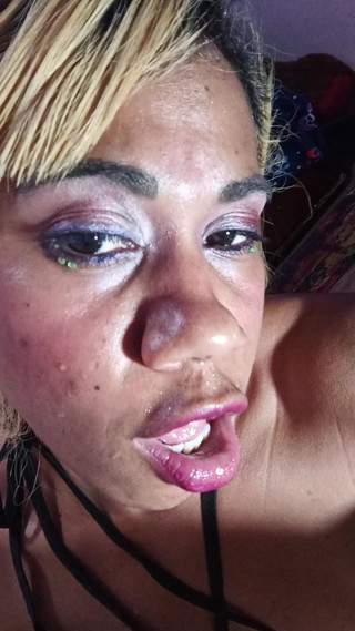 KokakolaaLoves on the floor sexy body in ur dick ride very hard and pussy wet condon delux big daddy