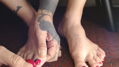 Hot Pink Toenail Polishing Toe Oil