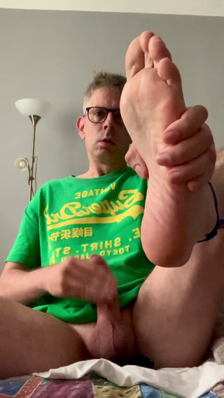I was so horny this morning I had to make a quick wank