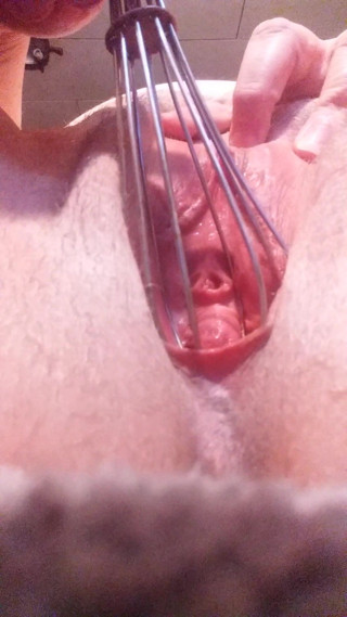Whisking my pussy