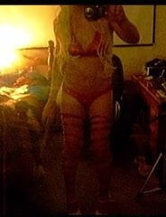 Red Bikiny Blon Dancing