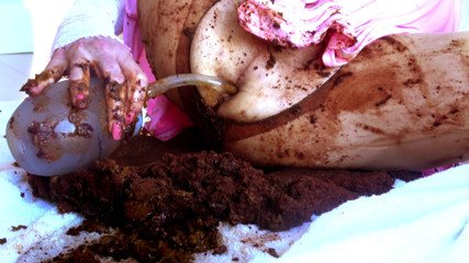 Lucia's Chocolate Cake Video