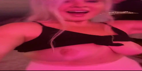 704088638501167105. mp4