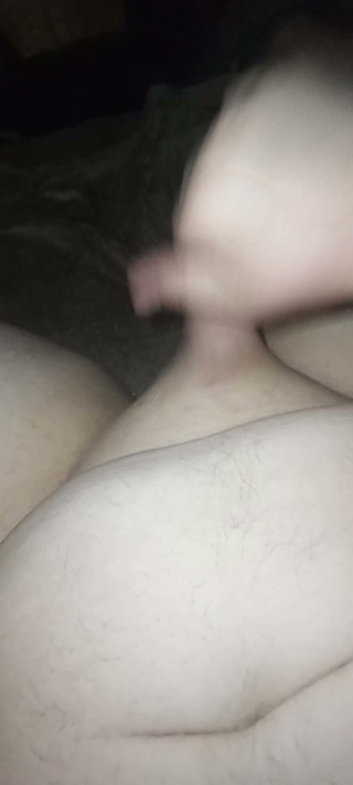 Chubby Guy jerks