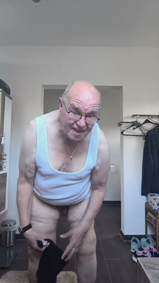 Belting Clothed