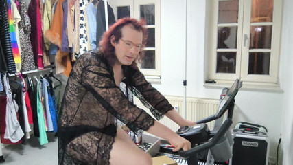 Erotic on the exercise bike 🥵 thumbnail