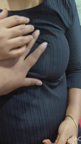 Desi sexy girl showing her big boobs and wet pussy