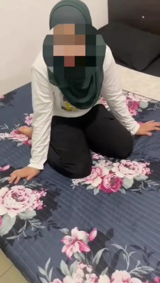 Malay Girl Performs At Hotel With Boyfriend