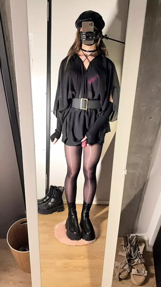 handjob in front of mirror thumbnail