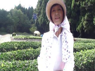 Mature Woman Who Runs a Tea Plantation in Shizuoka, Decides to Appear Av a Few Years Ago