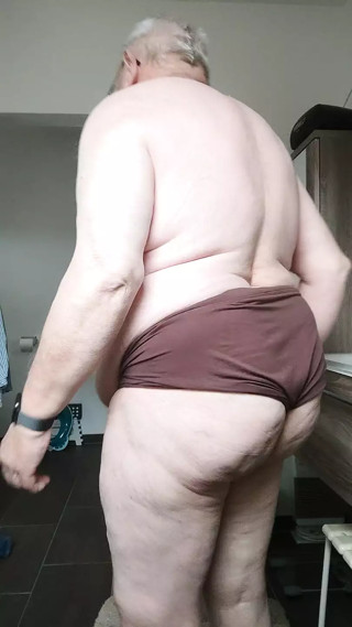 Morning show, fart and pain