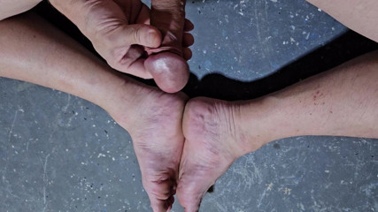 Sitting on my garage floor looking at my feet until I climax over them