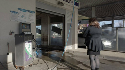 Car wash during rush hour