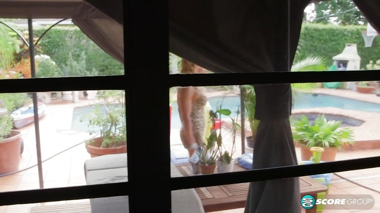 Amanda Verhooks takes an anal pounding and eats cum