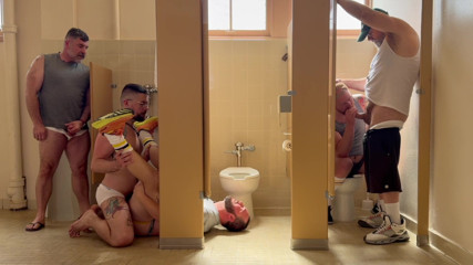 UNDERSTALL Action - what happens in the lockerroom