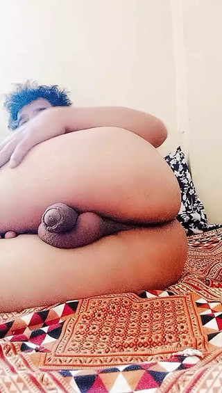 Boy masturbating hard thumbnail