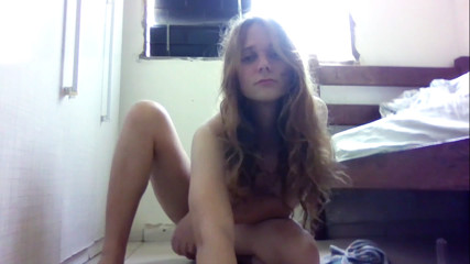 Cure-faced little Sexyluke try a translucid tube and a hairbush in her hole