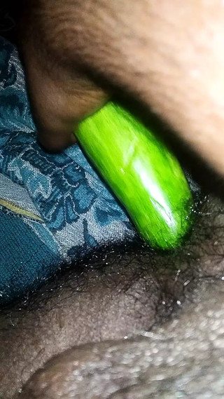 Cucumber has been put in the ass after seeing the sister-in-law