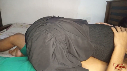 A beautiful amateur couple shares incredibly powerful chemistry during their nightly sex – Sri Lanka