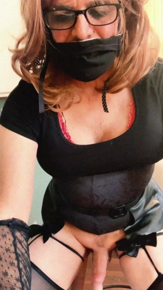 Sexy Crossdresser Erika69TV masturbating on cam