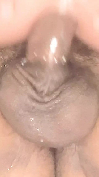 Pussy To Pussy With Big Cumshot!