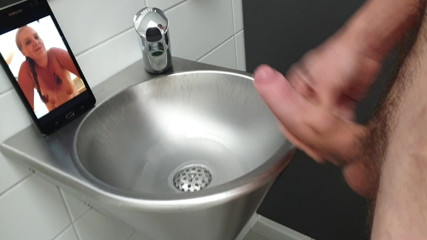 Edging naked in public restroom for dunkle leidenschaft