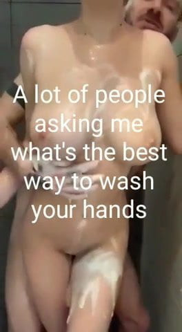 The ideal  way to wash hands !