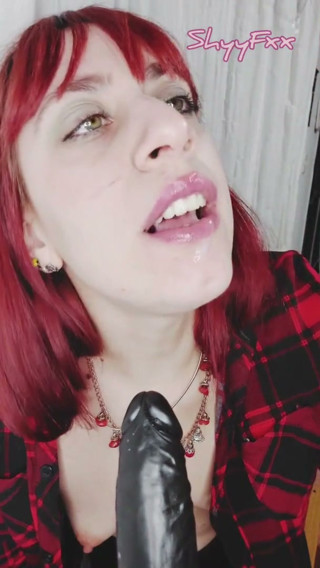 Shyyfxx Underdanig Fan Beder Hendes Idol Om En Beskidt Slimet Pik, Der Suger JOI